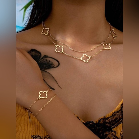 Jewelry - Gold Clover Chain Necklace & Bracelet Set